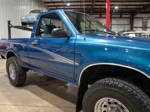 Used 1995 Toyota Pickup DX AWD/4WD image 36