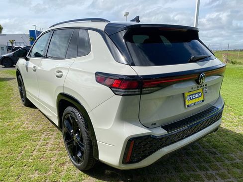 New 2026 Volkswagen Tiguan SE R-Line FWD image 5