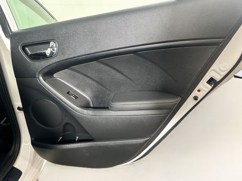 Used 2017 Kia Forte EX FWD image 28