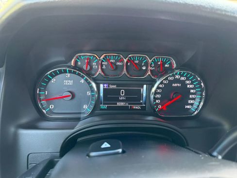 Used 2018 Chevrolet Suburban LT AWD/4WD image 18