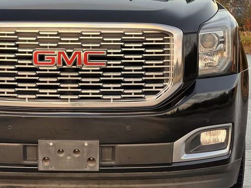 Used 2019 GMC Yukon Denali w/ Denali Ultimate Package image 8