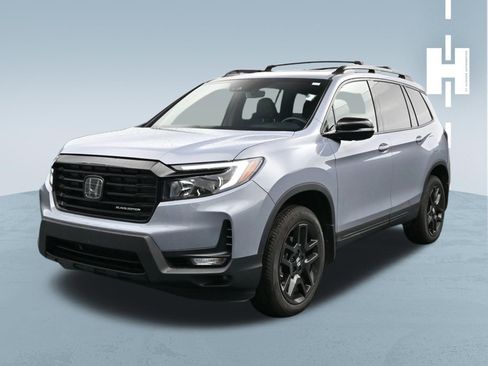 Used 2025 Honda Passport Black Edition image 3