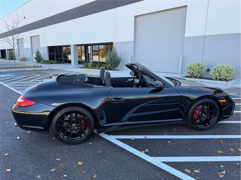 Used 2010 Porsche 911 Carrera 4S image 36