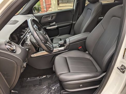 Used 2023 Mercedes-Benz GLB 250 4MATIC image 11