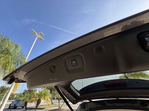 Used 2017 Nissan Pathfinder Platinum w/ Midnight Edition Package image 34