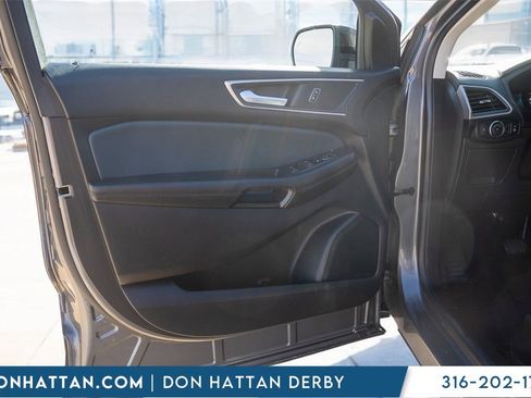 Used 2022 Ford Edge SEL w/ Sport Appearance Package image 15