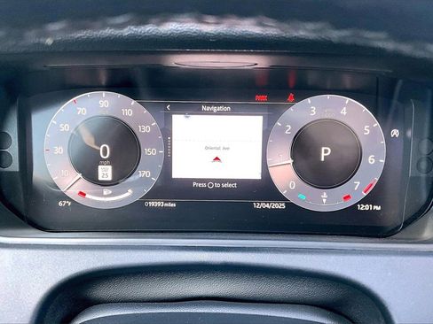 Used 2024 Land Rover Range Rover Velar S image 21