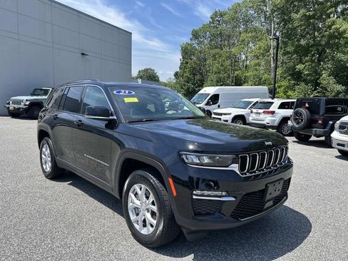 Used 2023 Jeep Grand Cherokee Limited AWD/4WD image 1