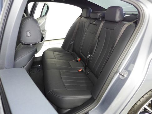 Used 2023 BMW 530i w/ Convenience Package RWD image 21