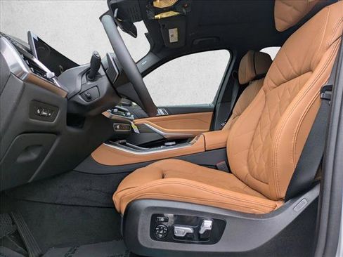 New 2026 BMW X5 xDrive50e w/ Climate Comfort Package image 4