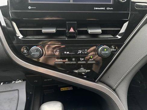 Used 2024 Toyota Camry XLE image 18
