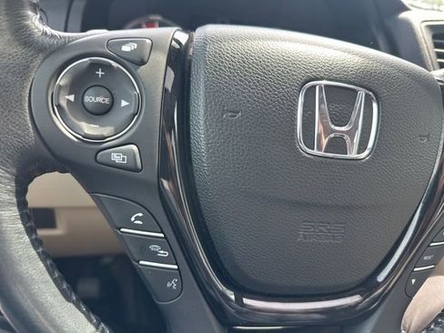 Used 2017 Honda Pilot Touring image 20
