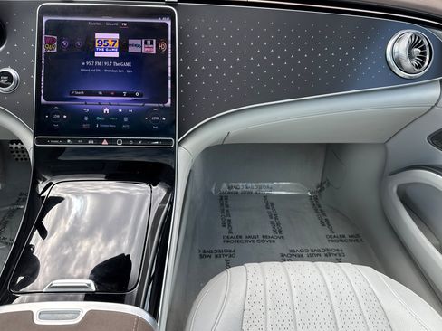 Used 2022 Mercedes-Benz EQS 450+ Sedan image 18