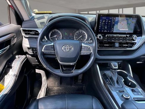 Used 2022 Toyota Highlander Platinum AWD/4WD image 8