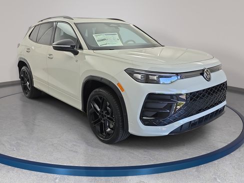New 2026 Volkswagen Tiguan SE R-Line AWD/4WD image 3