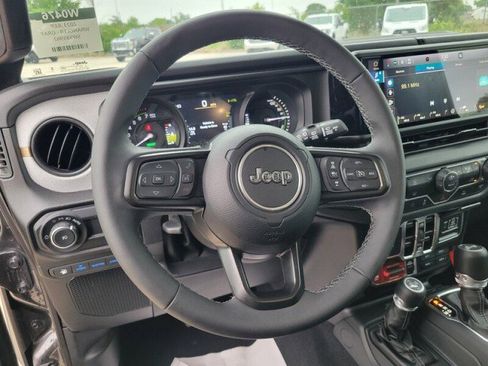 Used 2025 Jeep Wrangler Unlimited Sport S 4xe AWD/4WD image 9