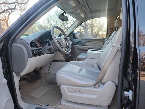 Used 2007 Chevrolet Suburban LTZ w/ LTZ Preferred Equipment Group image 17