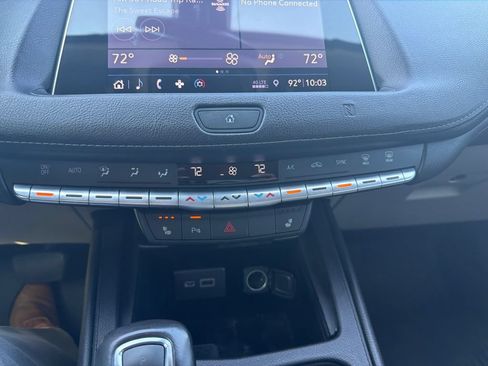 Used 2019 Cadillac XT4 Luxury w/ Cold Weather Package FWD image 15