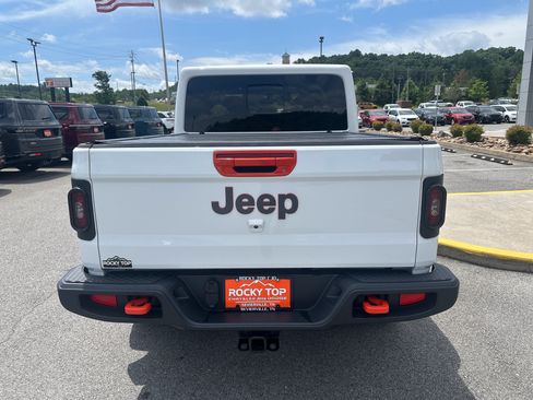 Used 2022 Jeep Gladiator Mojave w/ Cold Weather Group AWD/4WD image 9