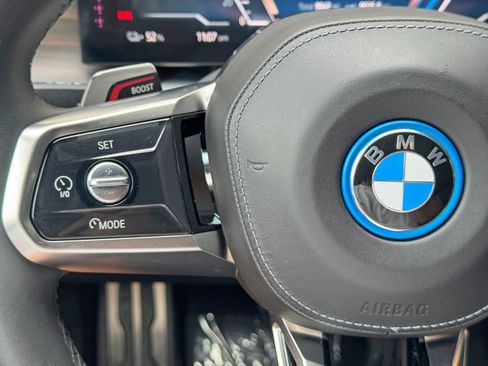 Used 2023 BMW i7 xDrive60 w/ Executive Package 2 AWD/4WD image 25