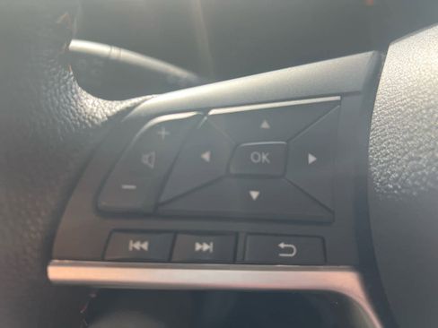 Used 2025 Nissan Versa SR w/ Trunk Package image 21