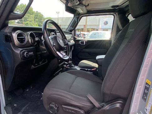 Used 2022 Jeep Wrangler Unlimited Sahara w/ Cold Weather Group image 13