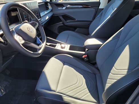 New 2026 Volkswagen Tiguan SE AWD/4WD image 15