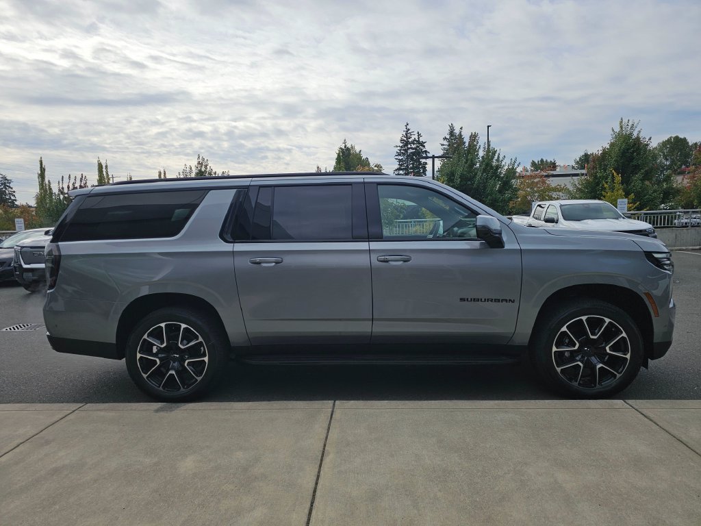 New 2026 Chevrolet Suburban RST w/ RST Capability Package AWD/4WD image 8
