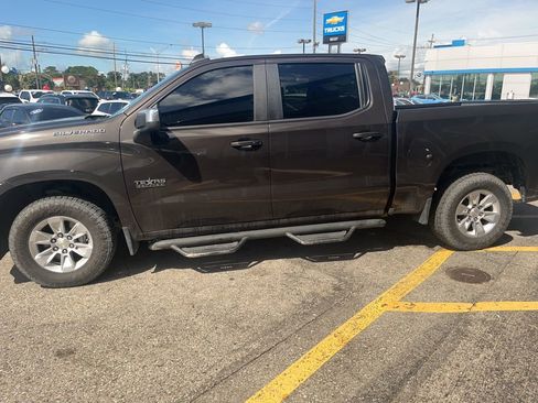 Used 2021 Chevrolet Silverado 1500 LT RWD image 2