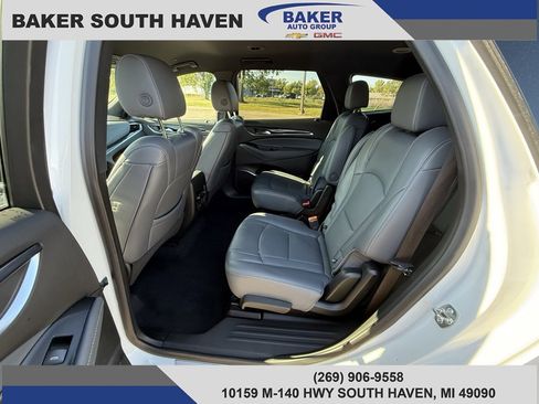 Used 2024 Buick Enclave Premium image 13