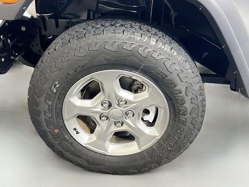 Used 2021 Jeep Wrangler Sport S image 13