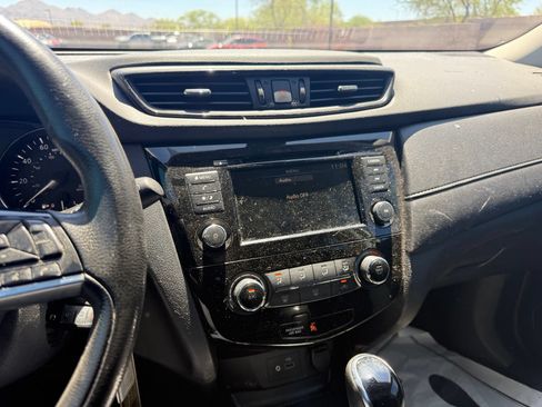 Used 2020 Nissan Rogue S FWD image 20