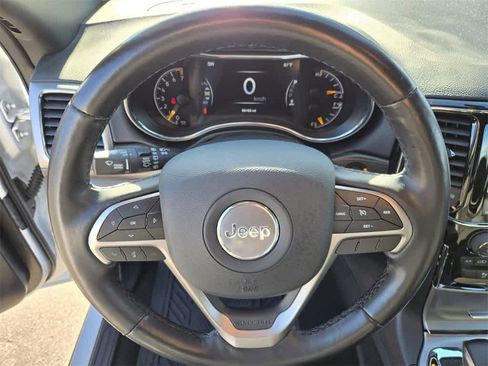 Used 2021 Jeep Grand Cherokee Laredo X image 18