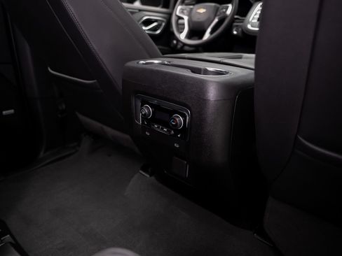 Used 2024 Chevrolet Suburban LT w/ Luxury Package RWD image 69