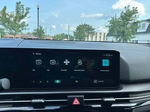 Certified 2026 Kia Sportage EX w/ EX Panoramic Sunroof Package AWD/4WD image 42