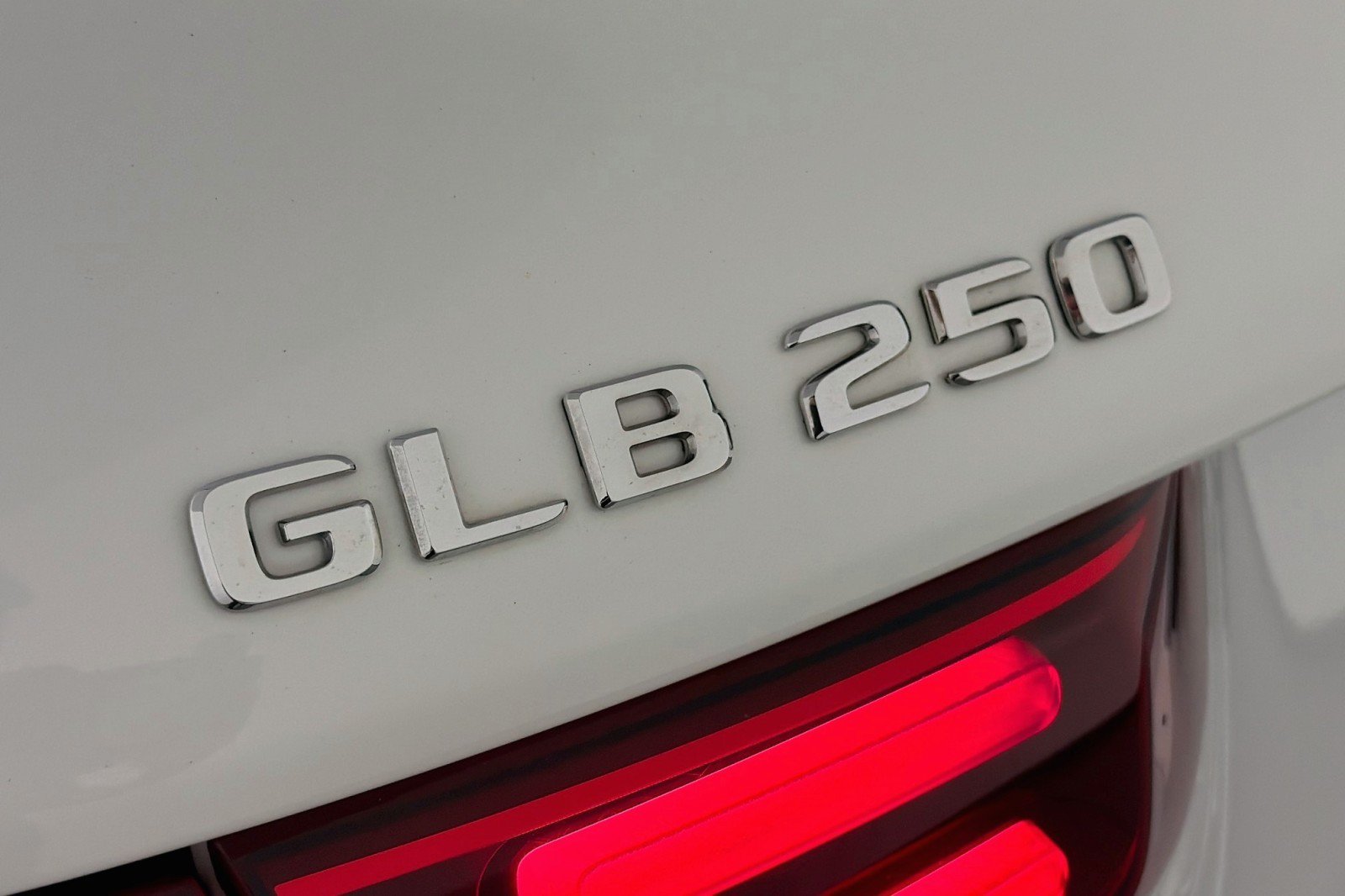 Used 2024 Mercedes-Benz GLB 250 image 9