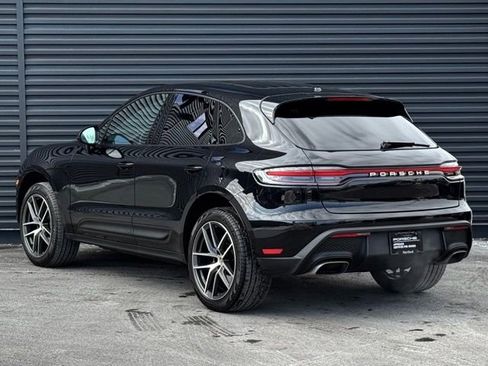 Certified 2025 Porsche Macan image 3