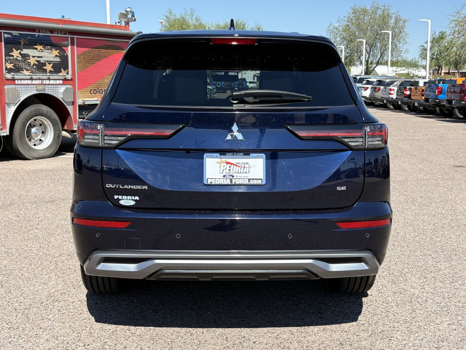Used 2025 Mitsubishi Outlander SE FWD image 3
