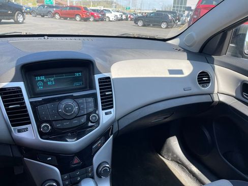 Used 2015 Chevrolet Cruze LS image 11