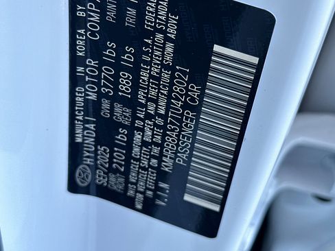 New 2026 Hyundai Venue SE image 25