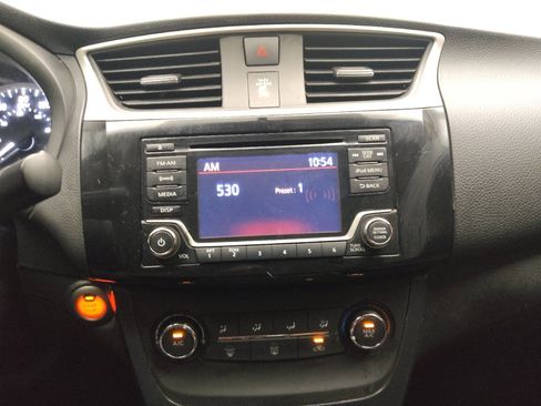 Used 2017 Nissan Sentra SR w/ SR Midnight Edition FWD image 25
