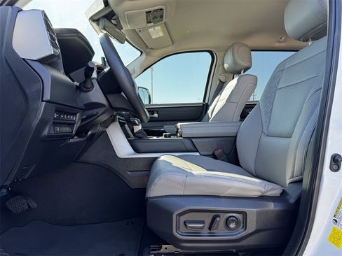 Used 2022 Toyota Tundra Limited image 28