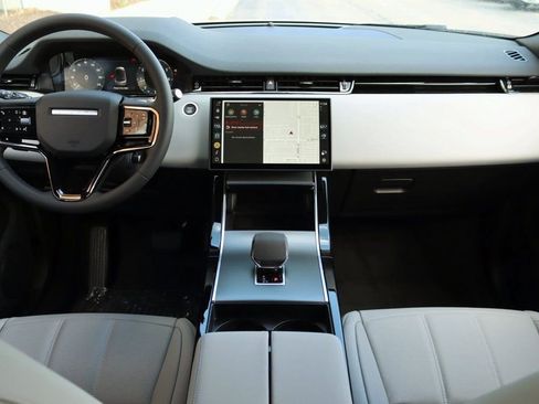 Used 2026 Land Rover Range Rover Evoque S image 10