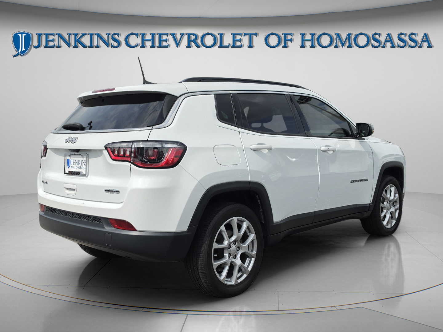 Used 2023 Jeep Compass Latitude AWD/4WD image 5