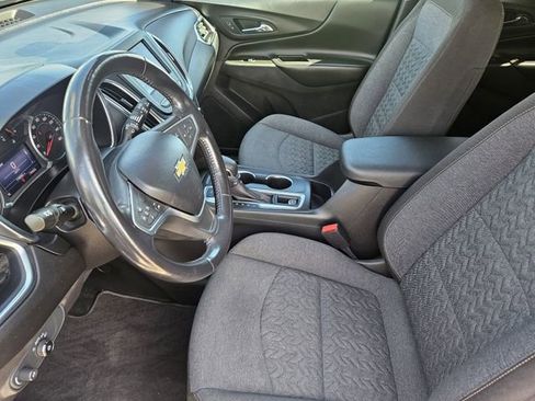 Used 2022 Chevrolet Equinox LT w/ Driver Convenience Package image 14