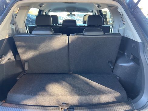 Used 2021 Volkswagen Tiguan SE image 16