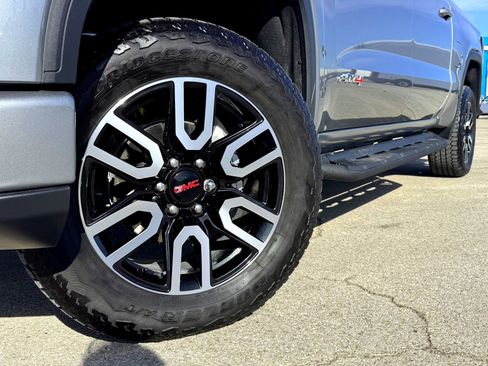 Used 2025 GMC Sierra 1500 AT4 w/ AT4 Premium Package image 2