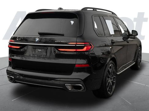 Used 2023 BMW X7 xDrive40i w/ Executive Package image 3