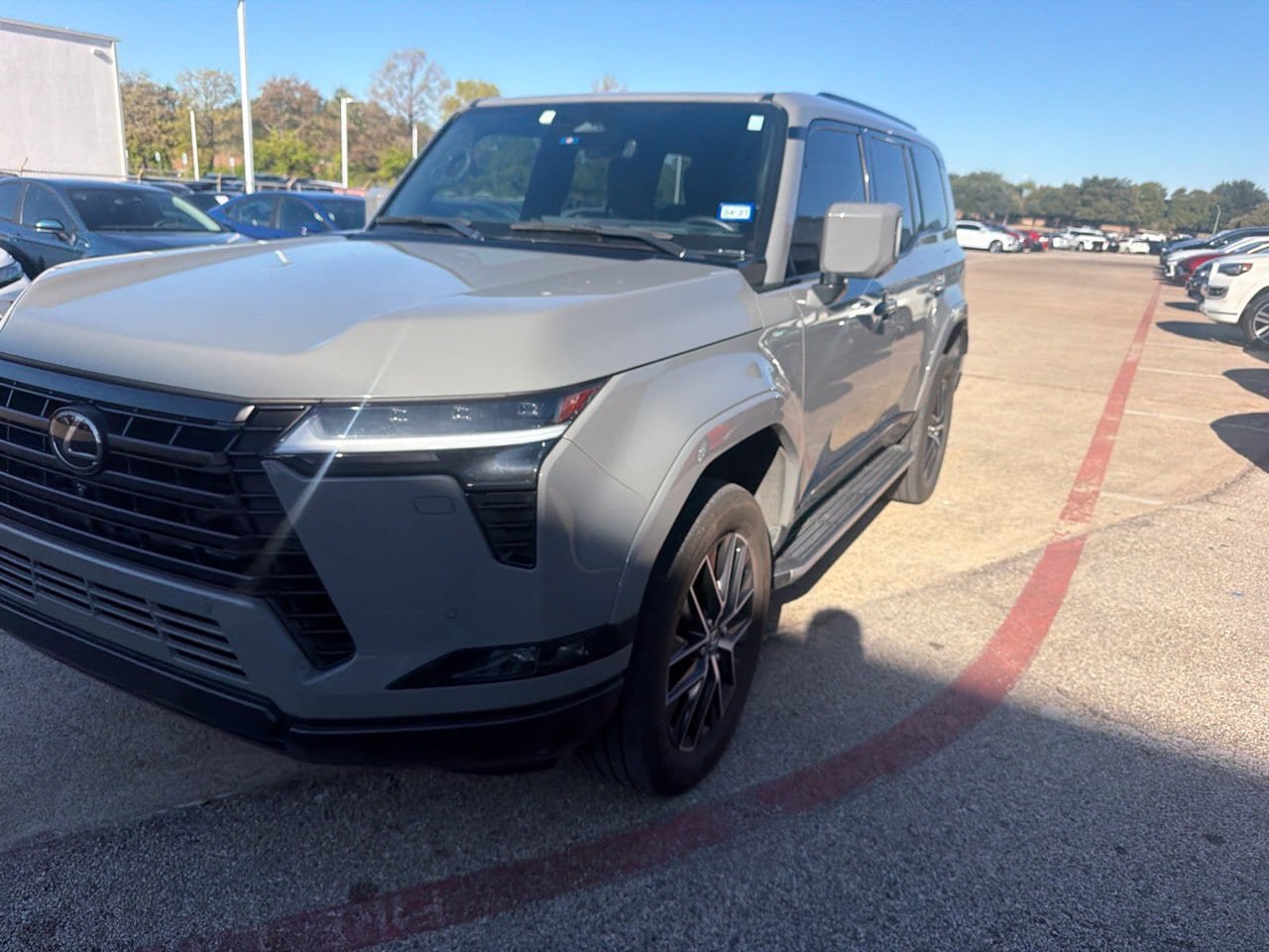 Used 2025 Lexus GX 550 w/ Accessory Package (2T) AWD/4WD image 3