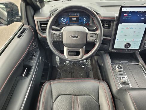 Used 2022 Ford Expedition Max Limited image 11